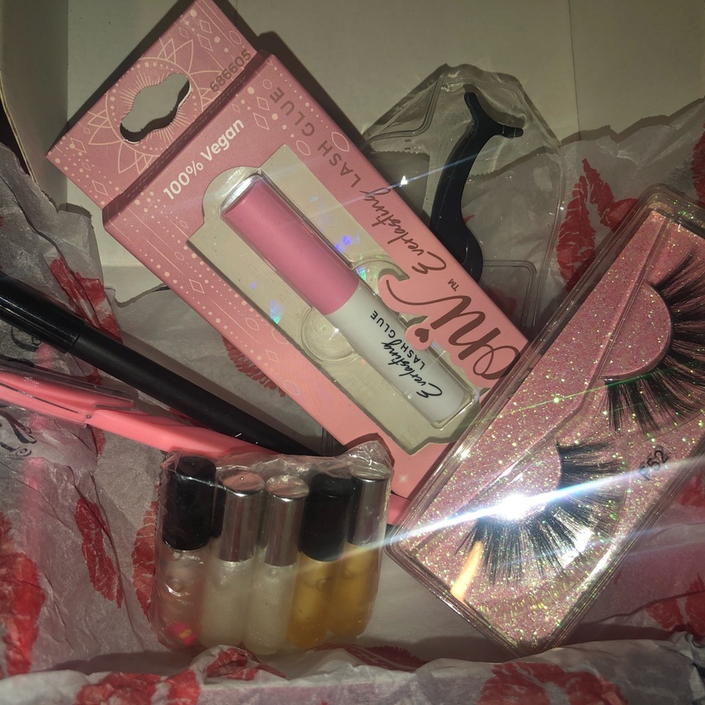 LIPS N’ LASHES SET